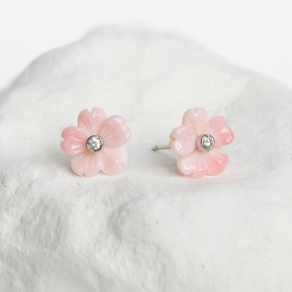 Queen conch shell earrings light pink white gold diamonds