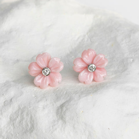 Queen conch shell earrings light pink